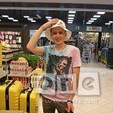 Tomas :} ~