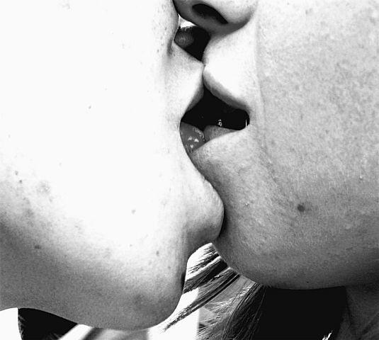 Petite tongue hairy pussy eating